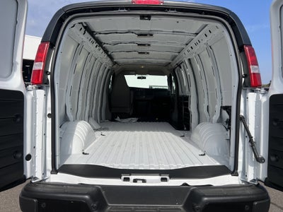 2025 Chevrolet Express Cargo 3500 WT