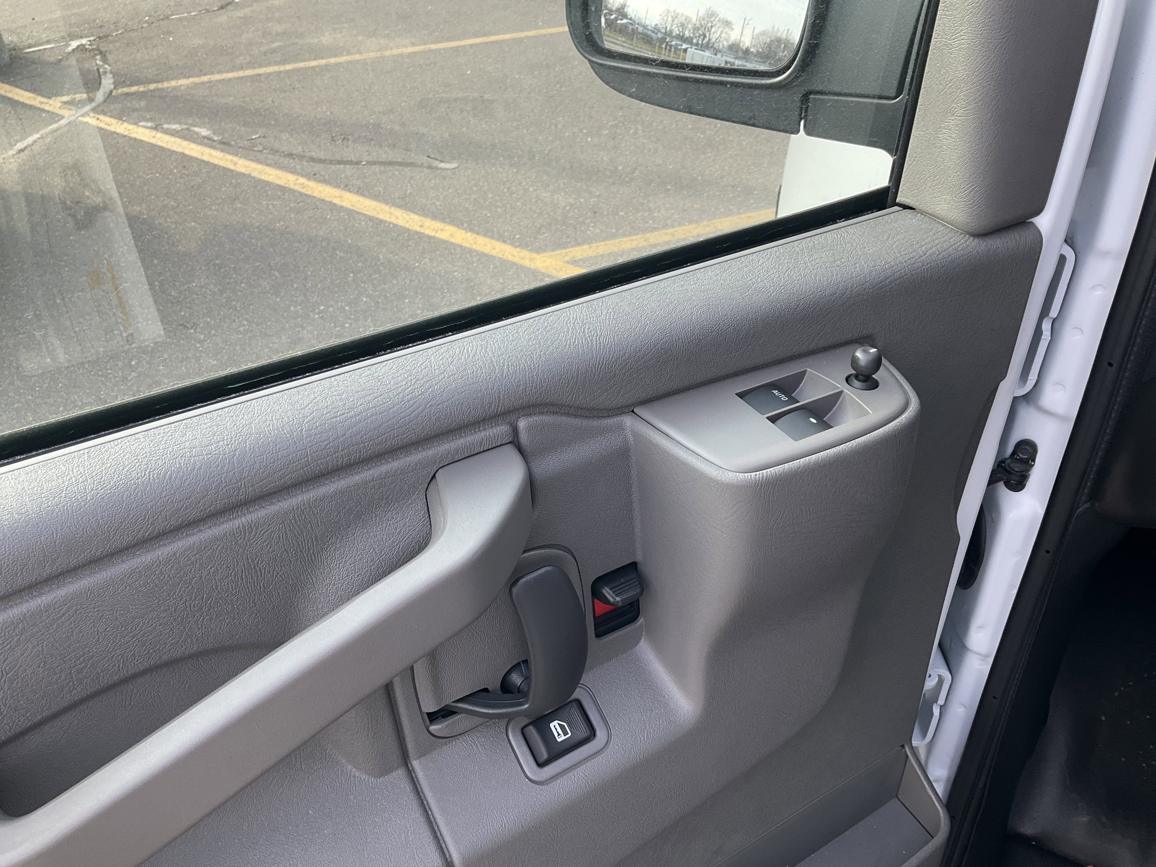 2025 Chevrolet Express Cargo 3500 WT