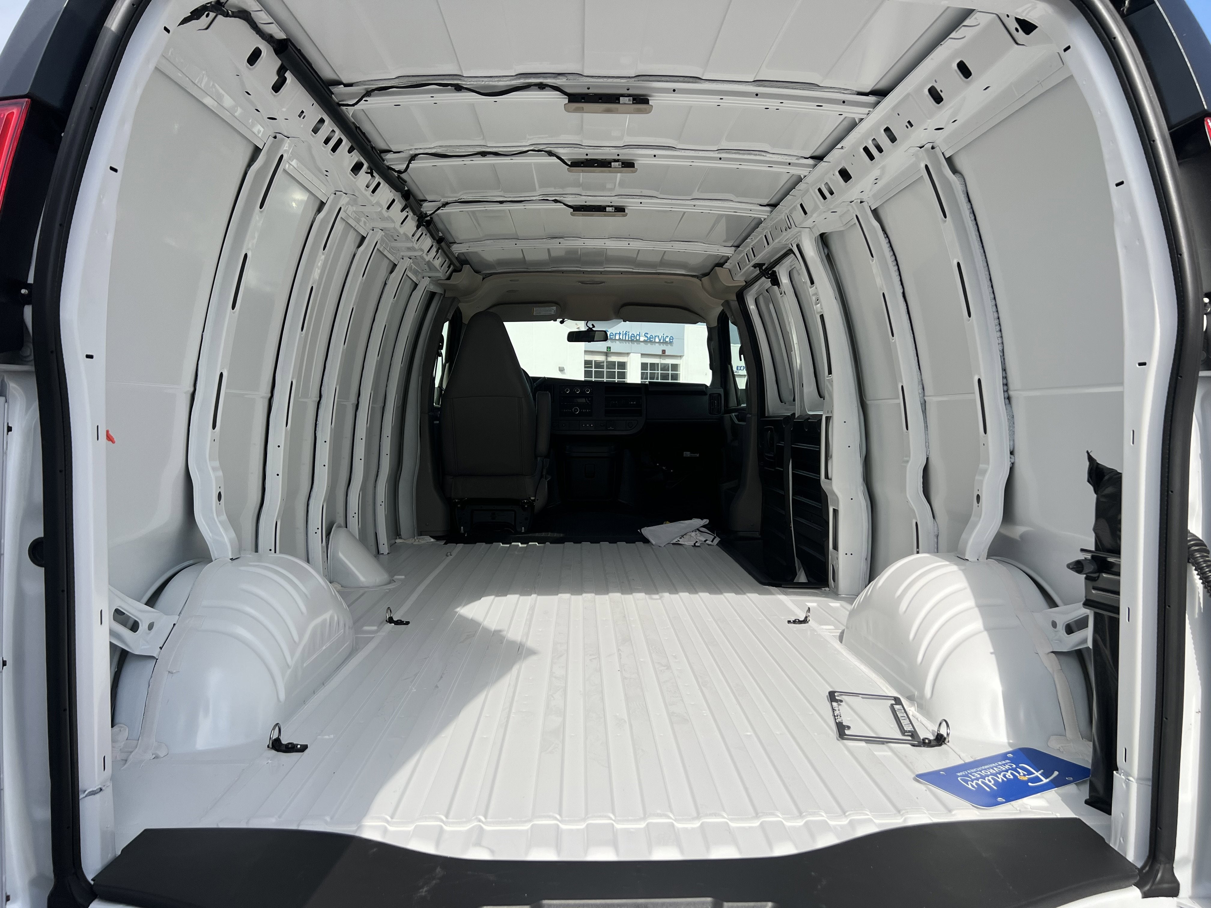 2025 Chevrolet Express Cargo 3500 WT