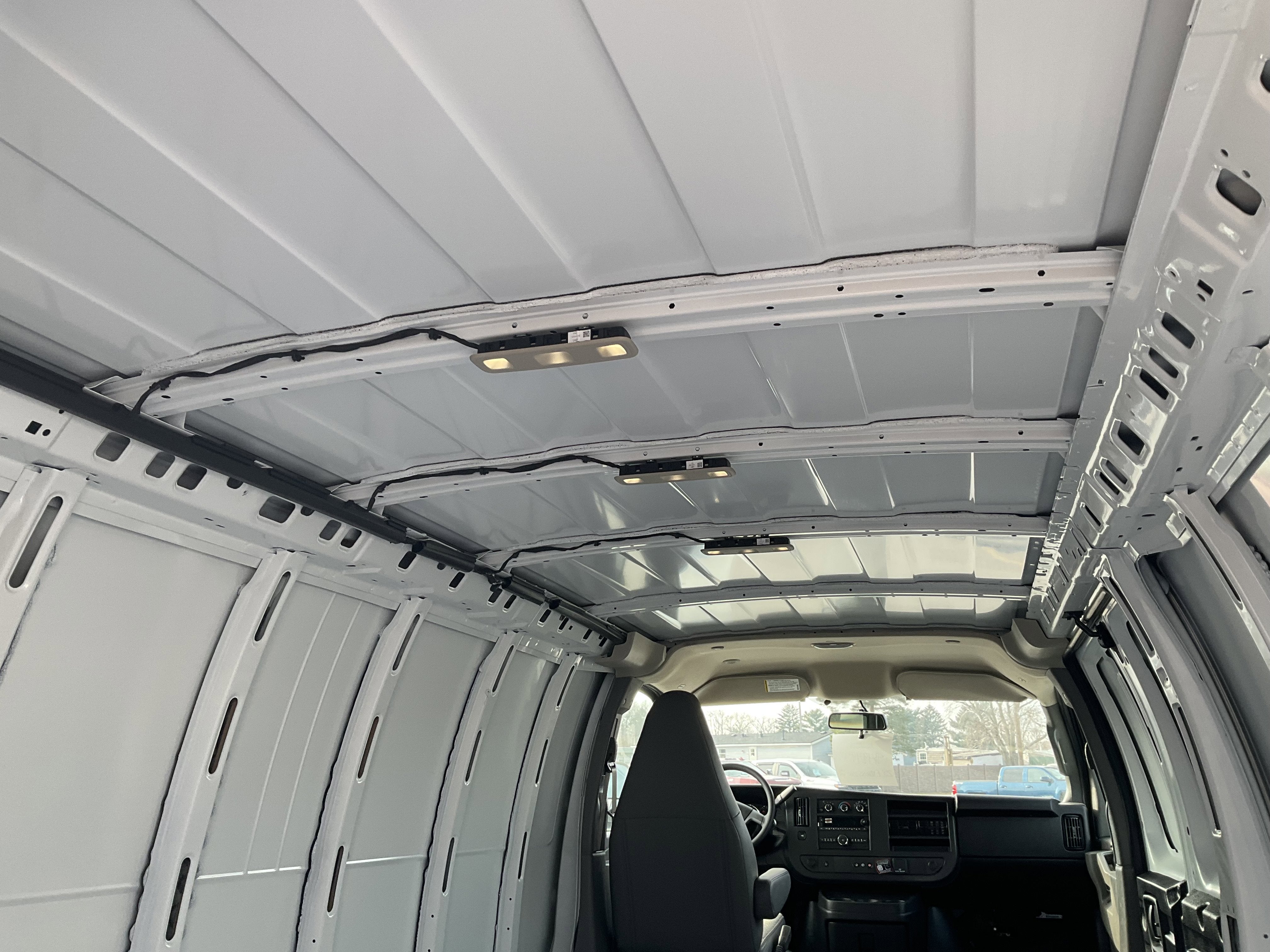 2025 Chevrolet Express Cargo 3500 WT