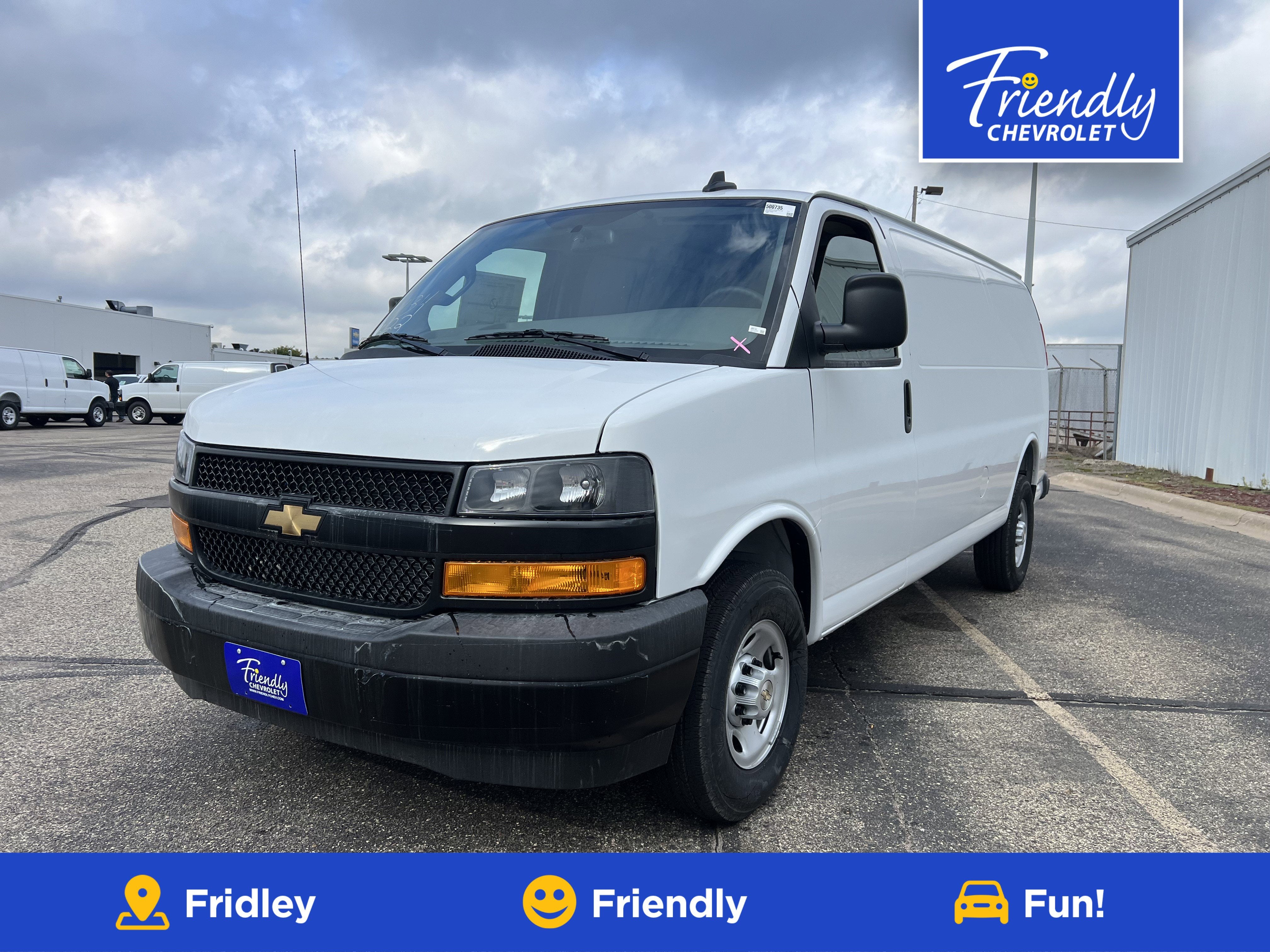2025 Chevrolet Express Cargo 3500 WT