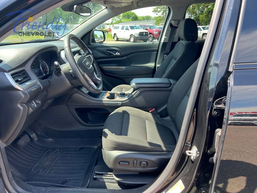 2022 GMC Acadia SLE