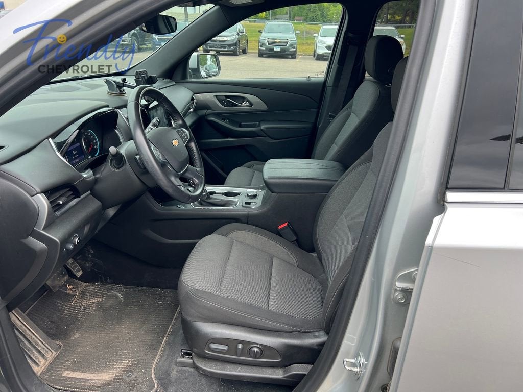 Used 2022 Chevrolet Traverse 1LT with VIN 1GNEVGKW0NJ171566 for sale in Fridley, Minnesota