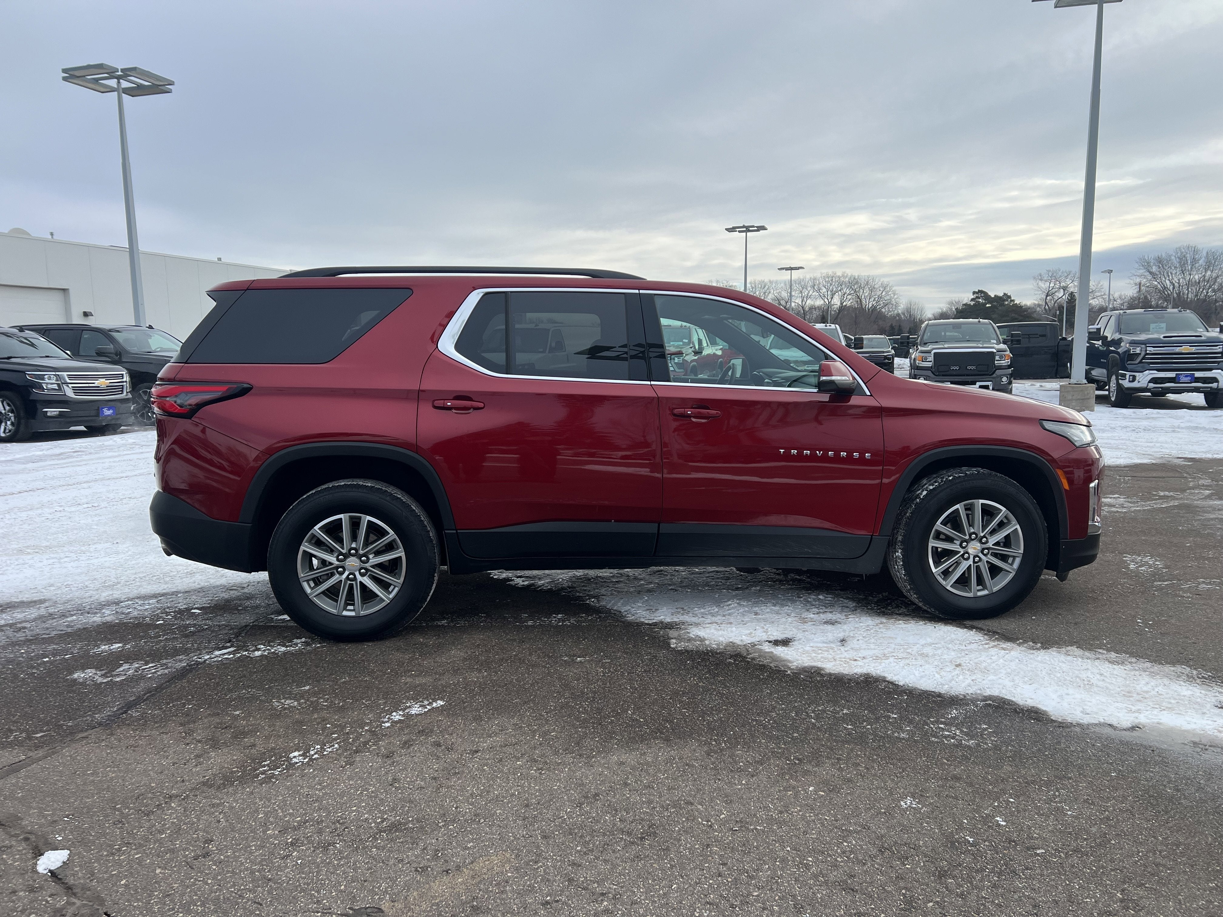 2023 Chevrolet Traverse LT Cloth