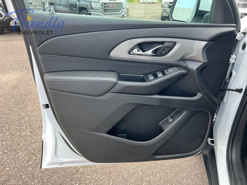 2022 Chevrolet Traverse LT Cloth