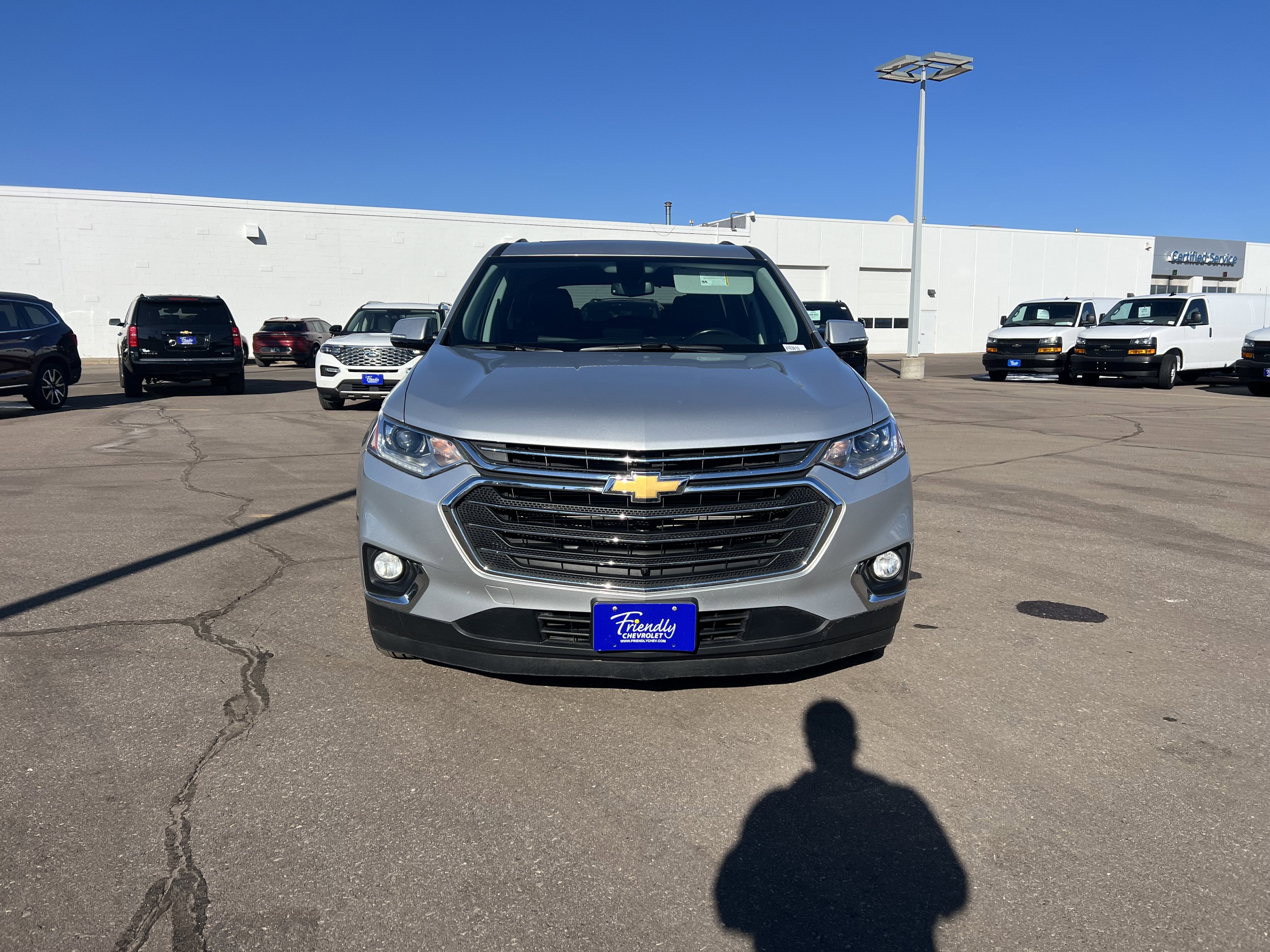 Used 2019 Chevrolet Traverse 3LT with VIN 1GNEVHKWXKJ183810 for sale in Fridley, Minnesota
