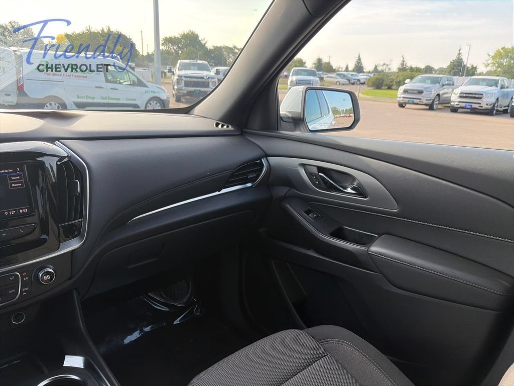2022 Chevrolet Traverse LT Cloth