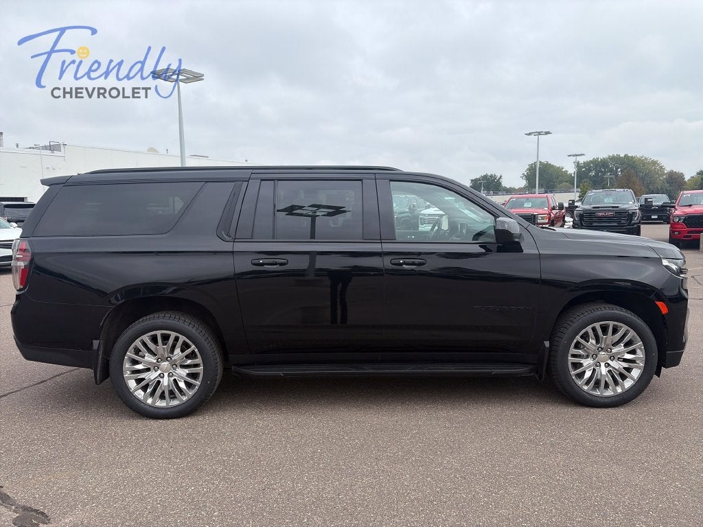 2023 Chevrolet Suburban RST