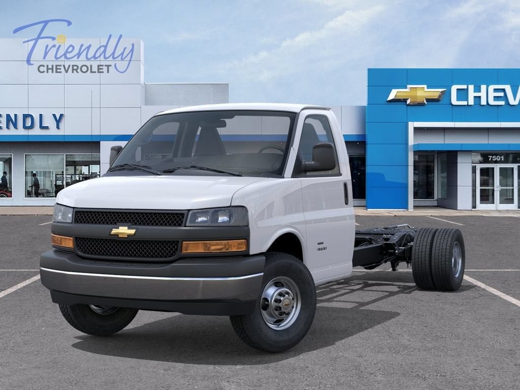 2026 Chevrolet Express Cutaway 3500 1WT