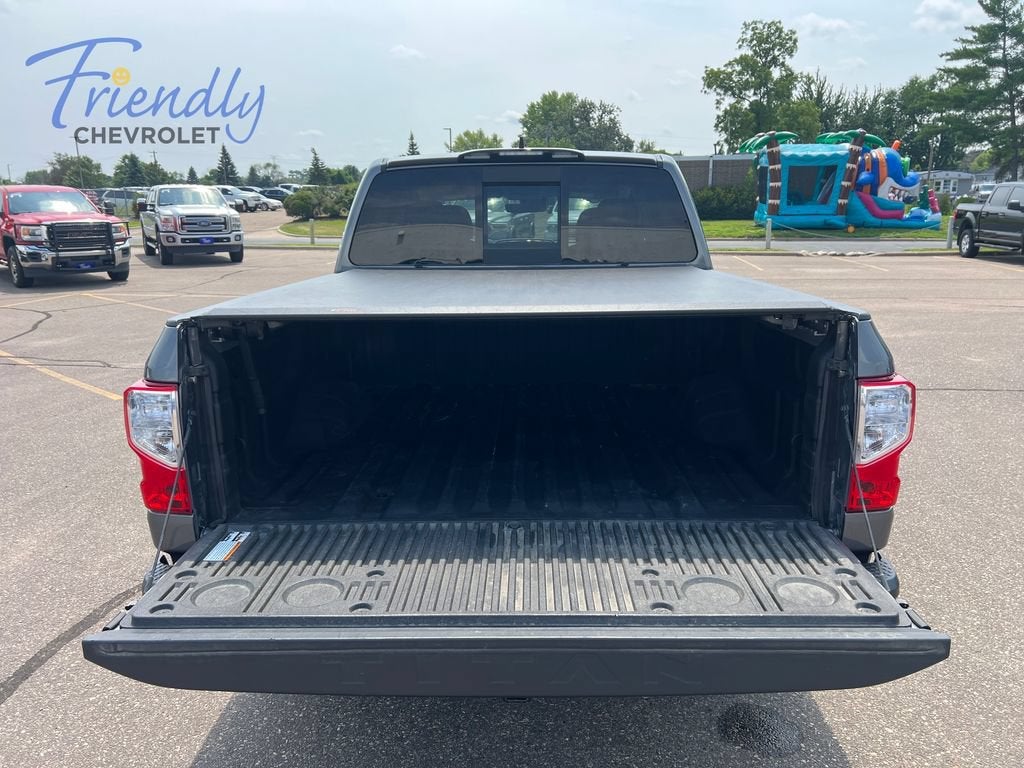 2024 Nissan TITAN Crew Cab SV 4x4