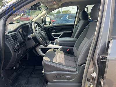 2024 Nissan TITAN Crew Cab SV 4x4