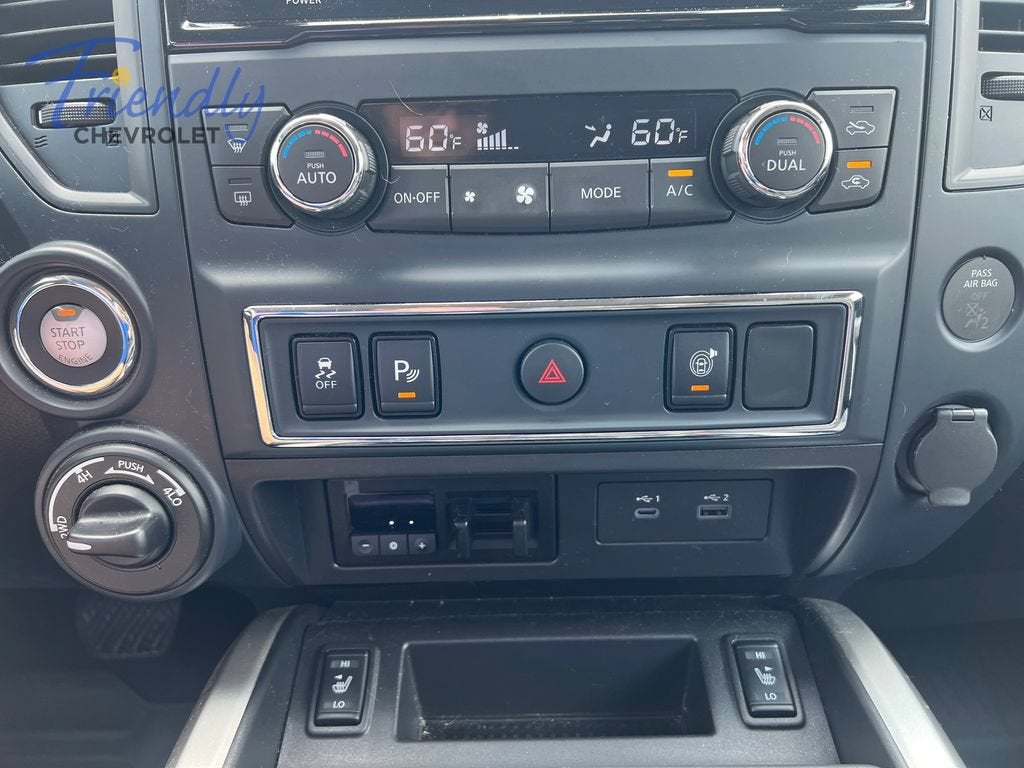 2024 Nissan TITAN Crew Cab SV 4x4