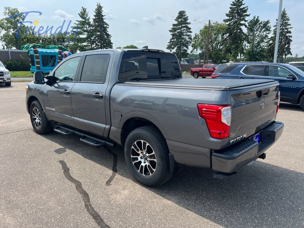 2024 Nissan TITAN Crew Cab SV 4x4