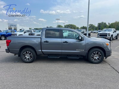 2024 Nissan TITAN Crew Cab SV 4x4