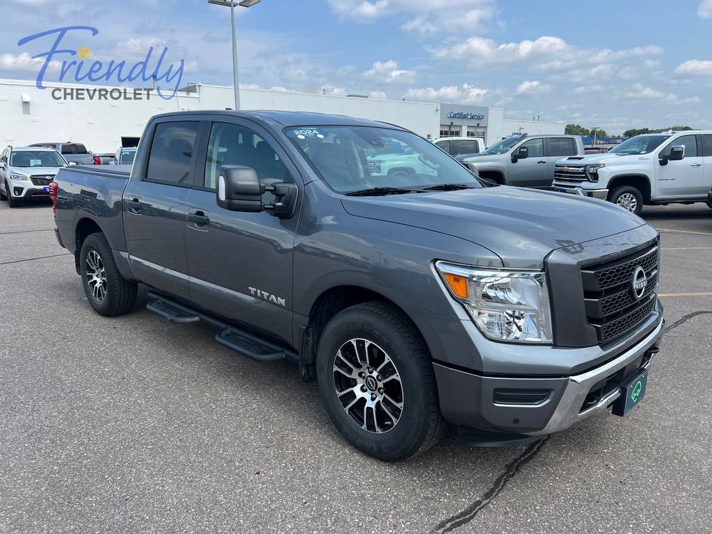 2024 Nissan TITAN Crew Cab SV 4x4