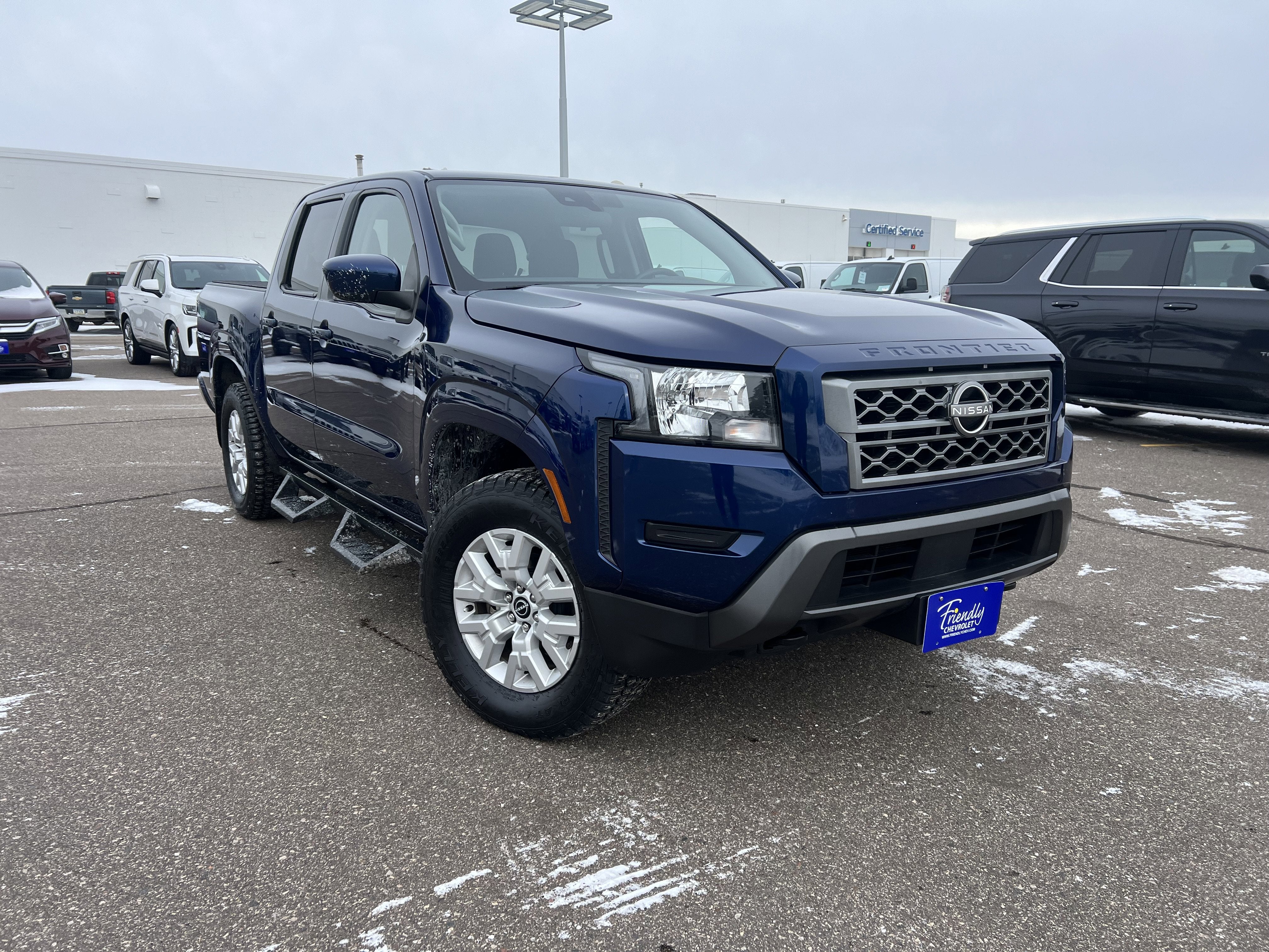 Used 2022 Nissan Frontier SV with VIN 1N6ED1EK9NN625899 for sale in Fridley, Minnesota