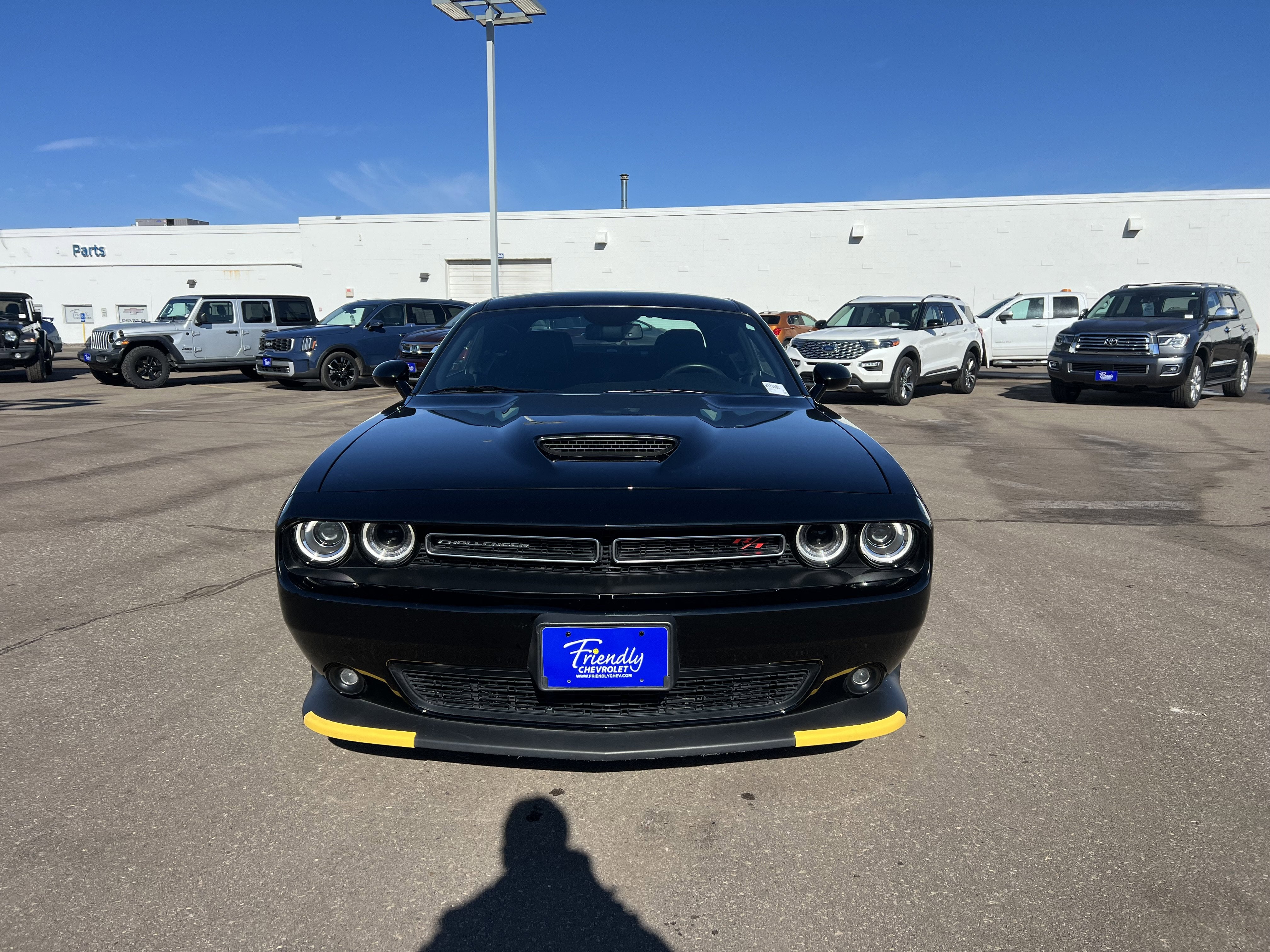 Used 2022 Dodge Challenger R/T with VIN 2C3CDZBTXNH174680 for sale in Fridley, Minnesota