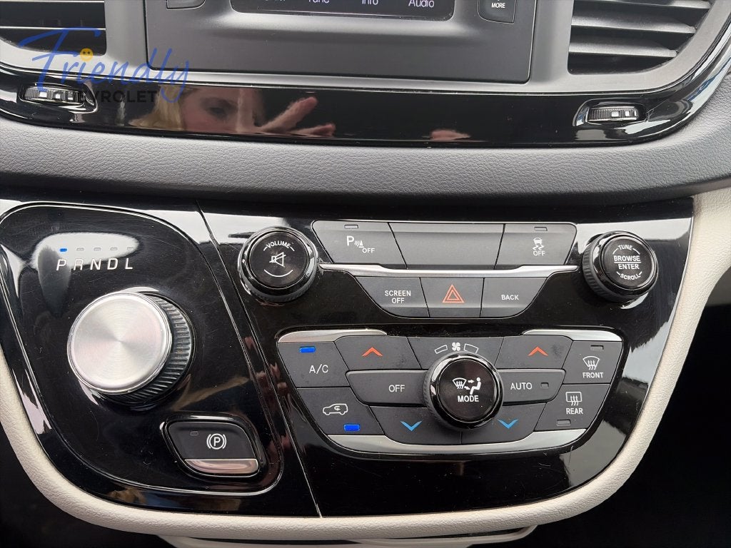 2017 Chrysler Pacifica Touring-L
