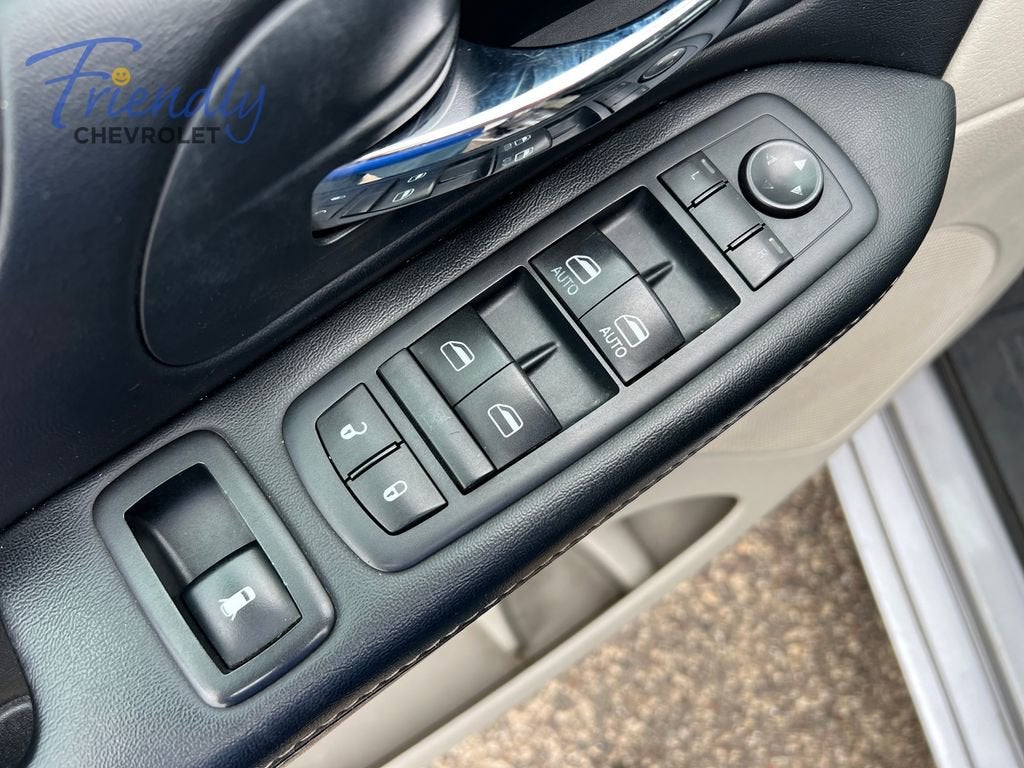 2016 Chrysler Town & Country Touring