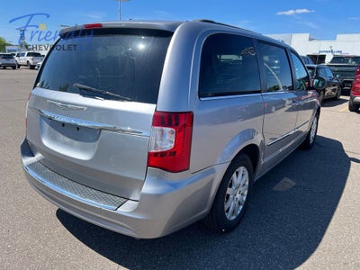 2016 Chrysler Town & Country Touring