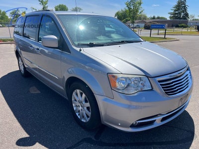 2016 Chrysler Town & Country Touring