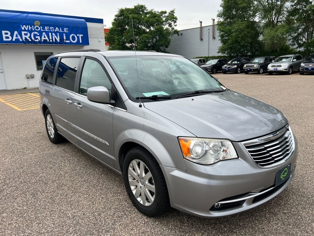 2016 Chrysler Town & Country Touring