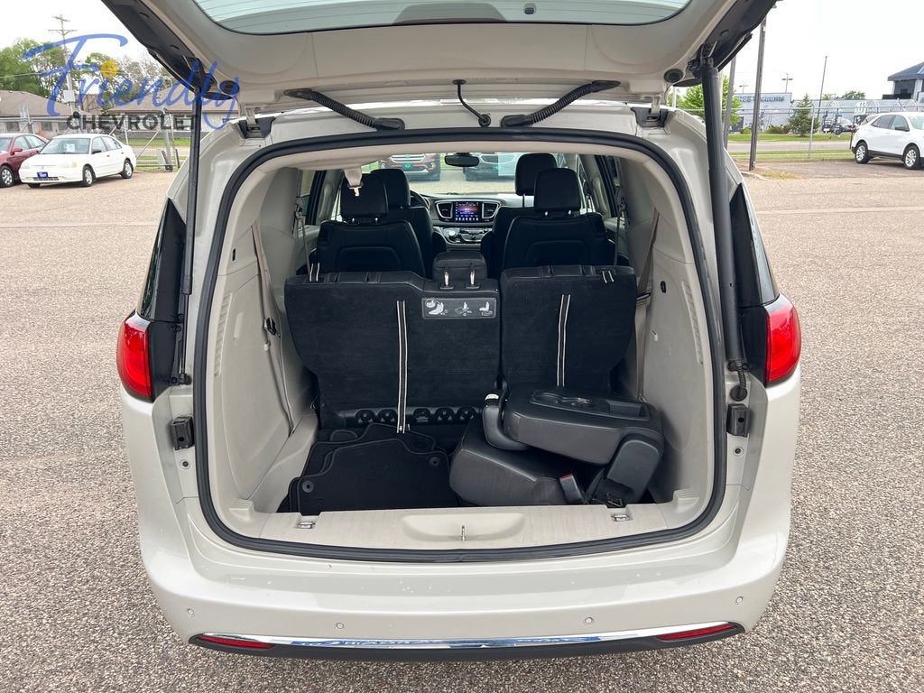 2017 Chrysler Pacifica Touring-L