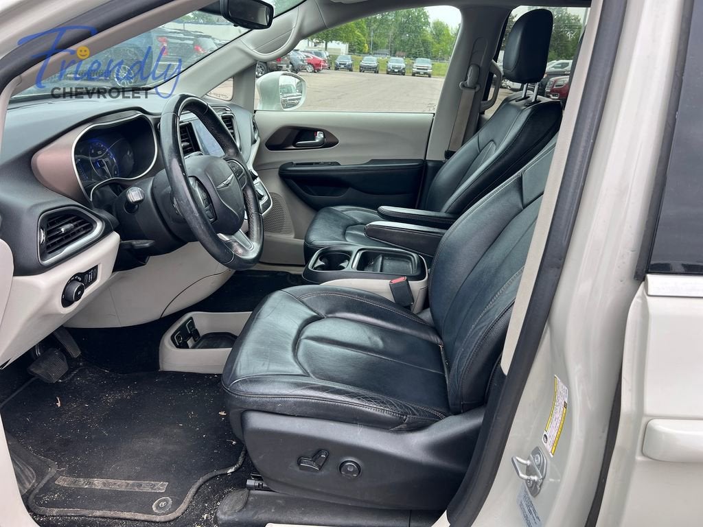 2017 Chrysler Pacifica Touring-L