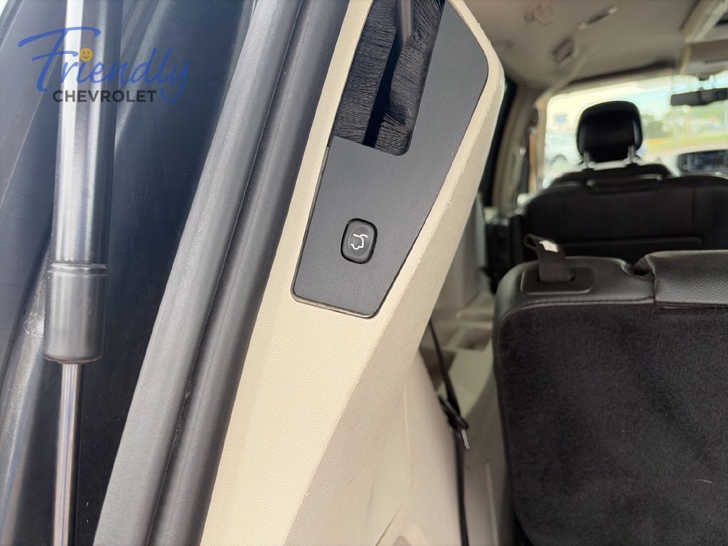 2015 Chrysler Town & Country Touring-L