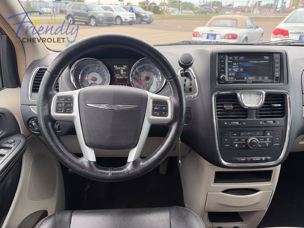 2015 Chrysler Town & Country Touring-L