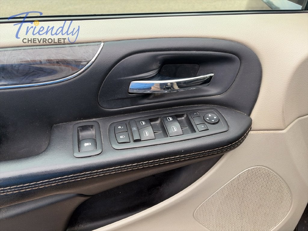 2015 Chrysler Town & Country Touring-L