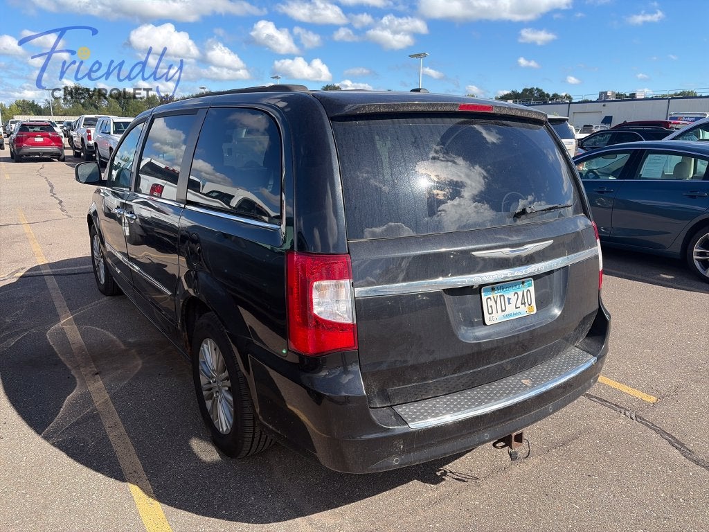 2015 Chrysler Town & Country Touring-L
