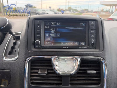 2015 Chrysler Town & Country Touring-L