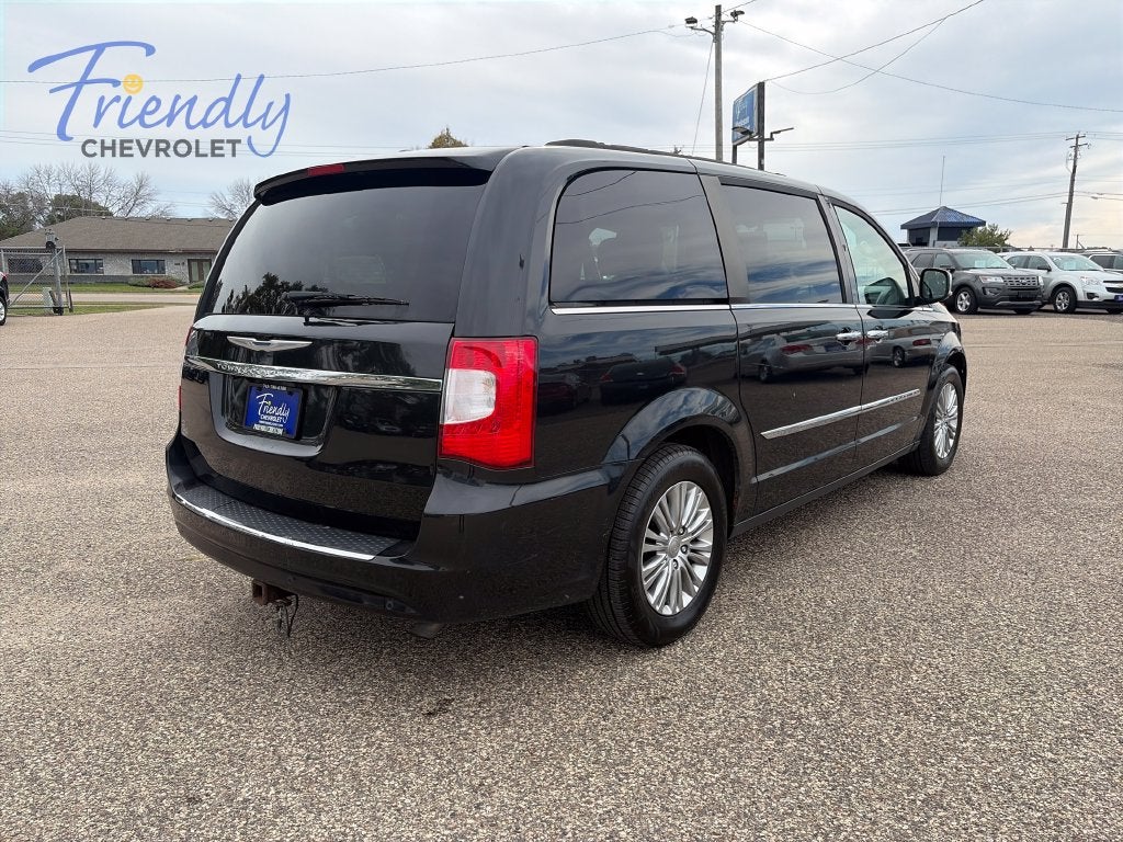 2015 Chrysler Town & Country Touring-L