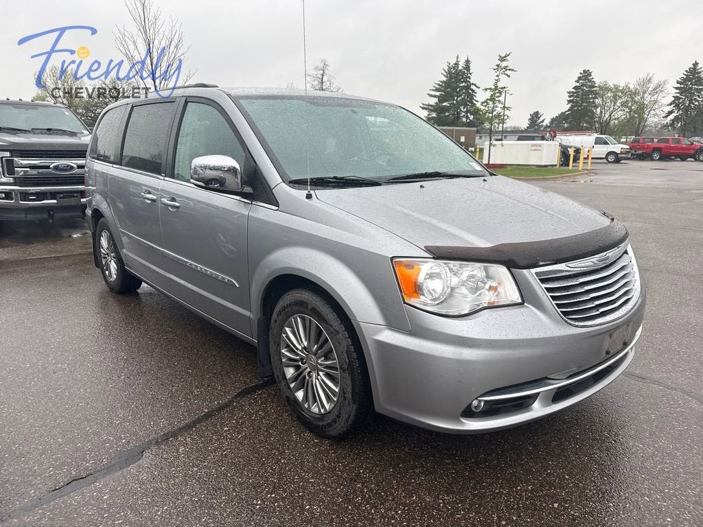 2014 Chrysler Town & Country Touring-L
