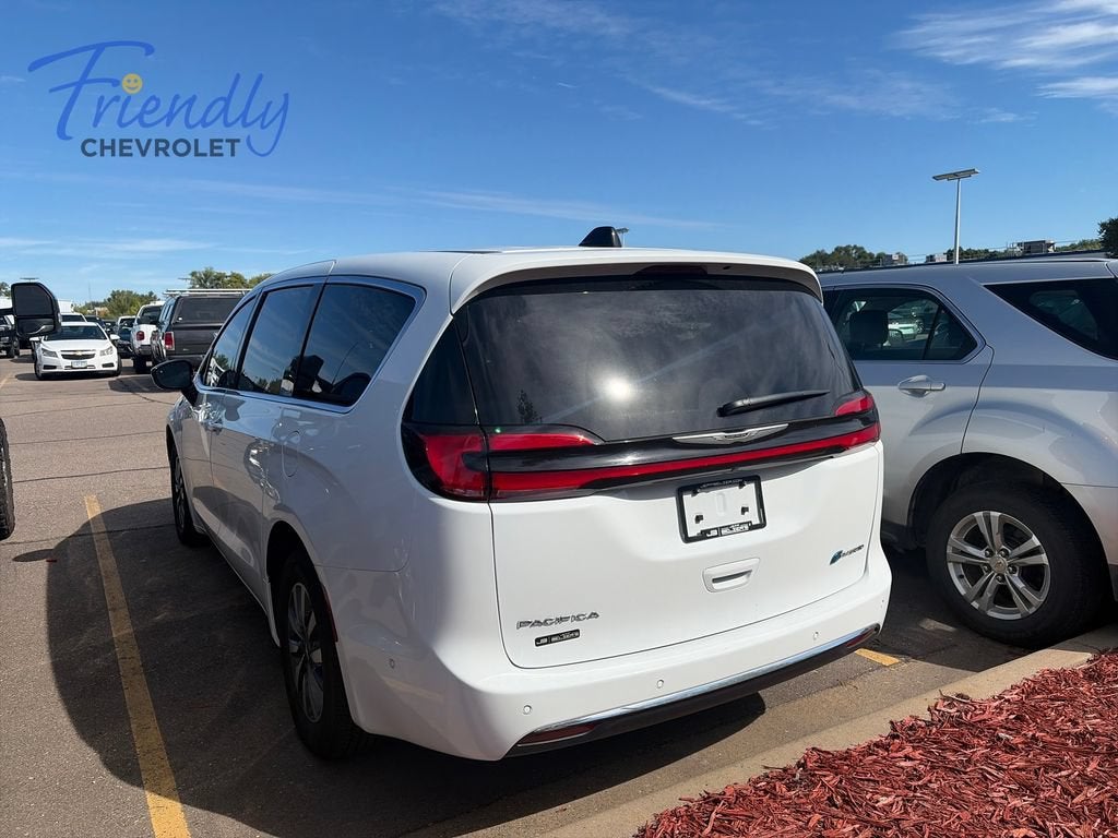 2025 Chrysler Pacifica Hybrid Select