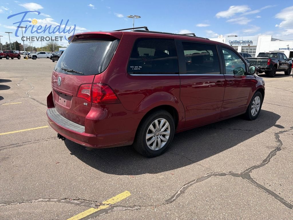 2014 Volkswagen Routan SE