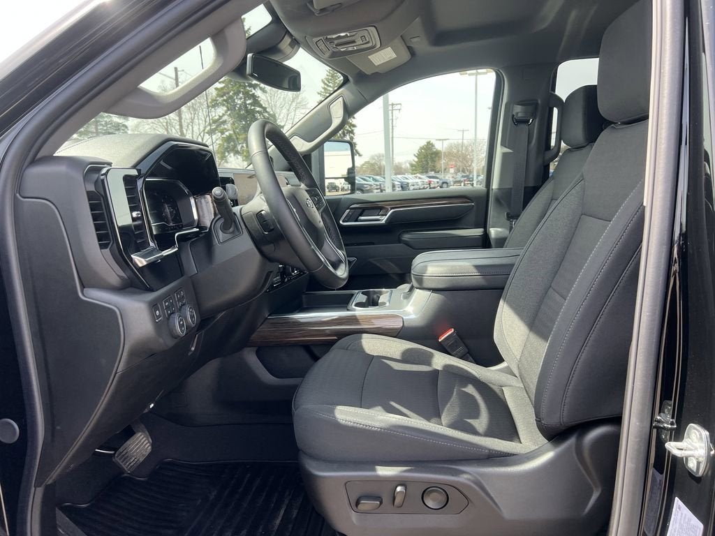 2025 Chevrolet Silverado 3500 HD LT