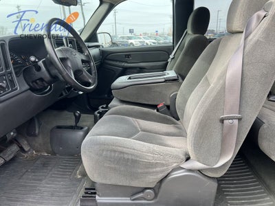 2004 Chevrolet Silverado 1500 LS