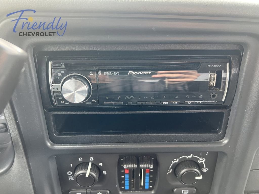 2004 Chevrolet Silverado 1500 LS