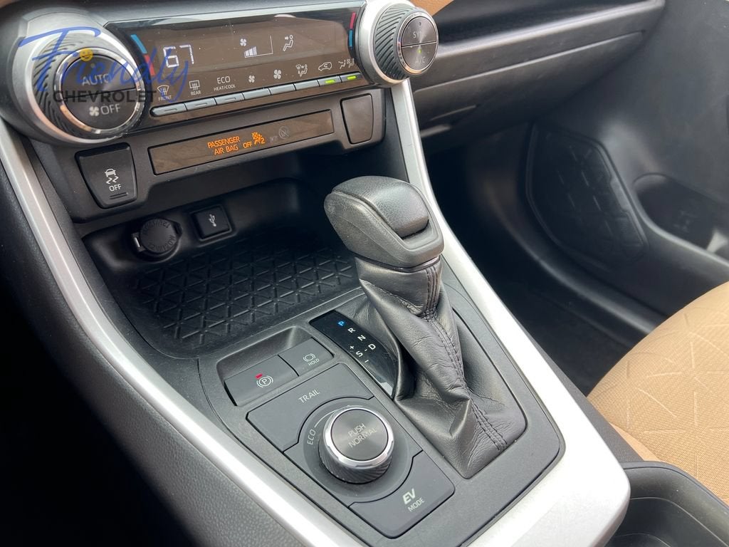 2020 Toyota RAV4 Hybrid XLE