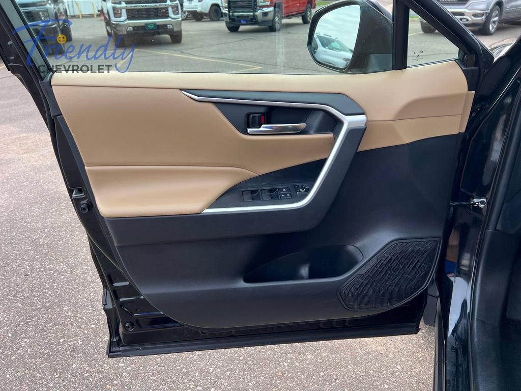 2020 Toyota RAV4 Hybrid XLE