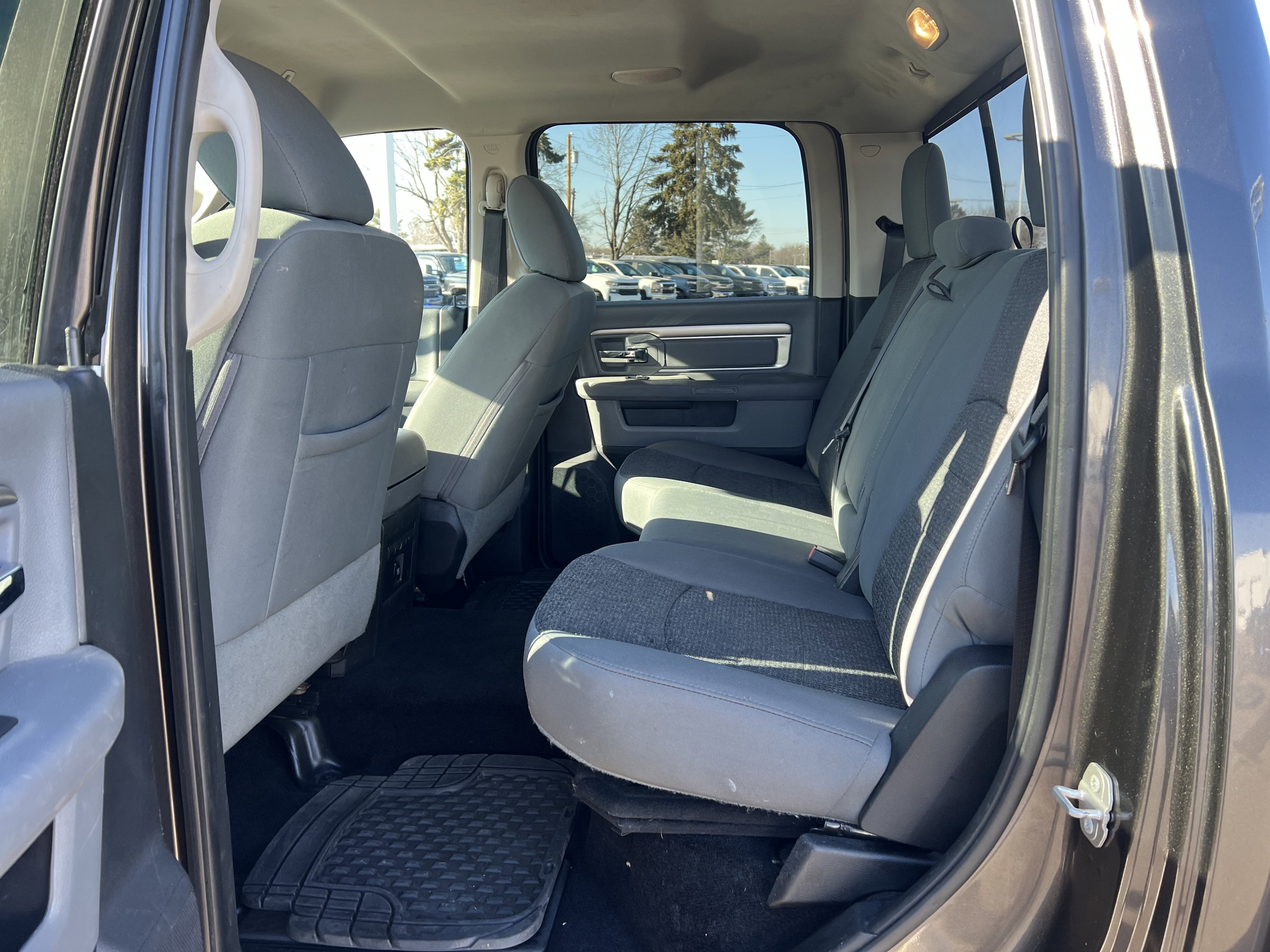 2017 RAM 1500 Big Horn Crew Cab 4x4 5'7" Box