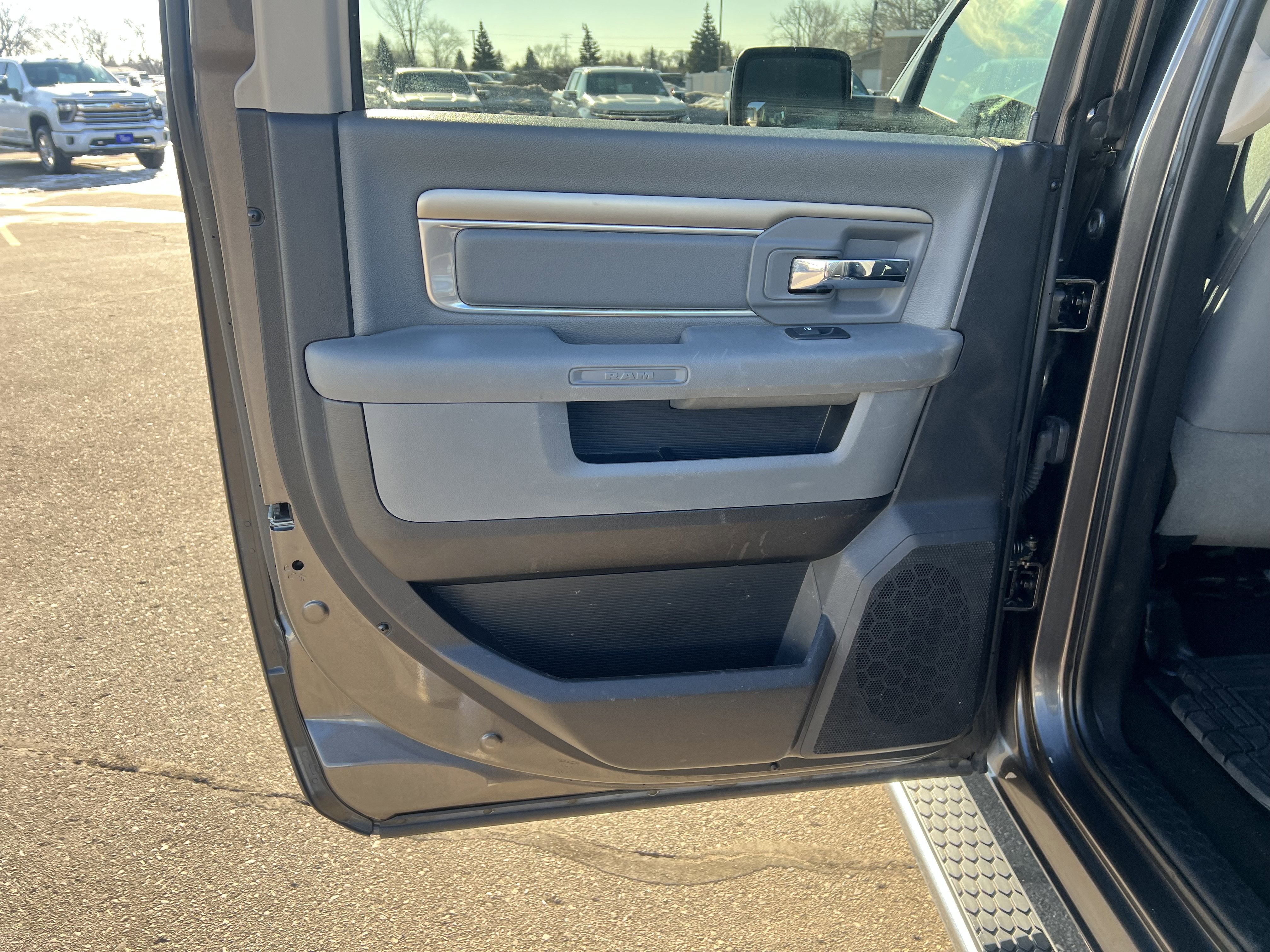 2017 RAM 1500 Big Horn Crew Cab 4x4 5'7" Box