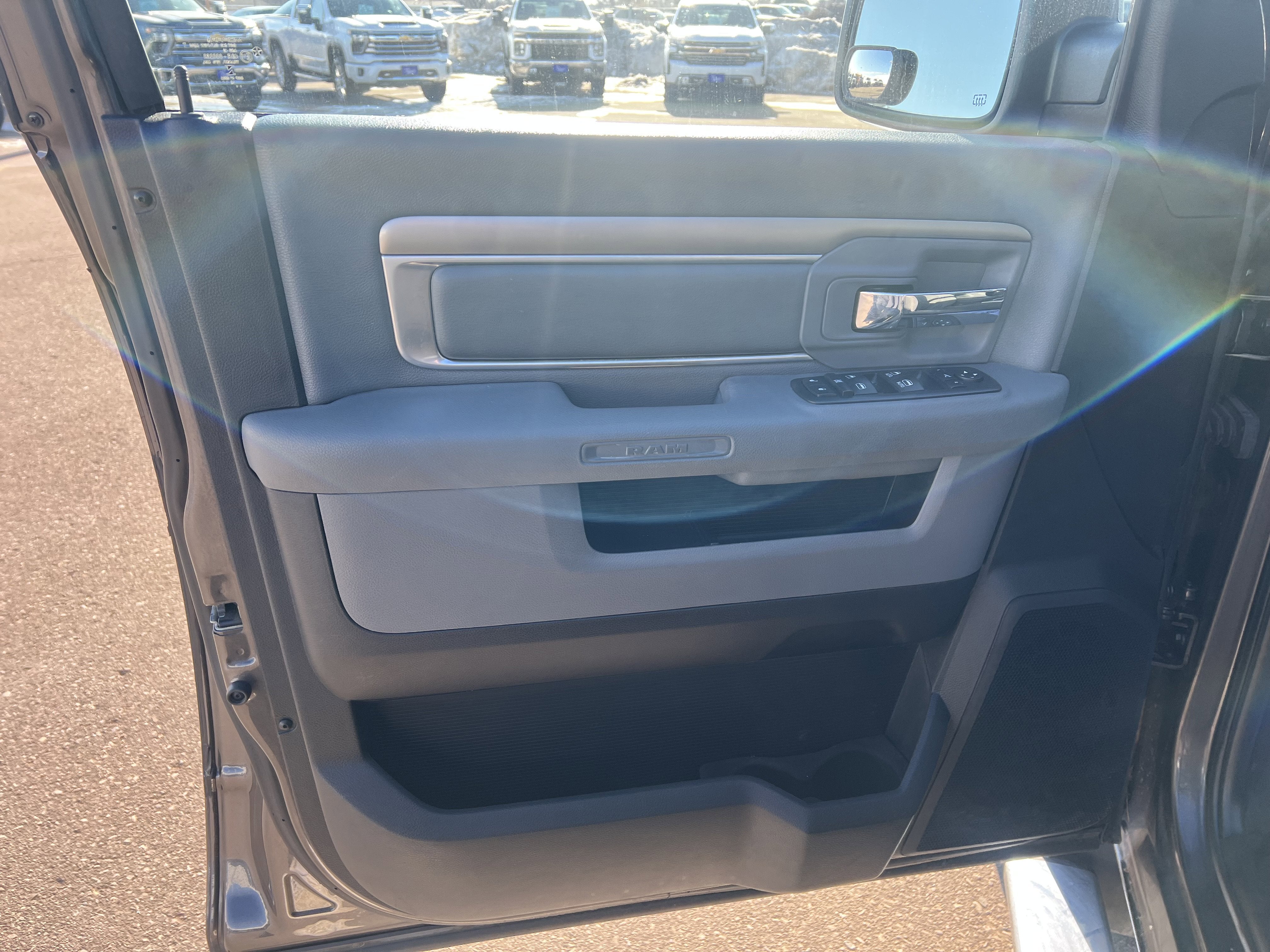 2017 RAM 1500 Big Horn Crew Cab 4x4 5'7" Box