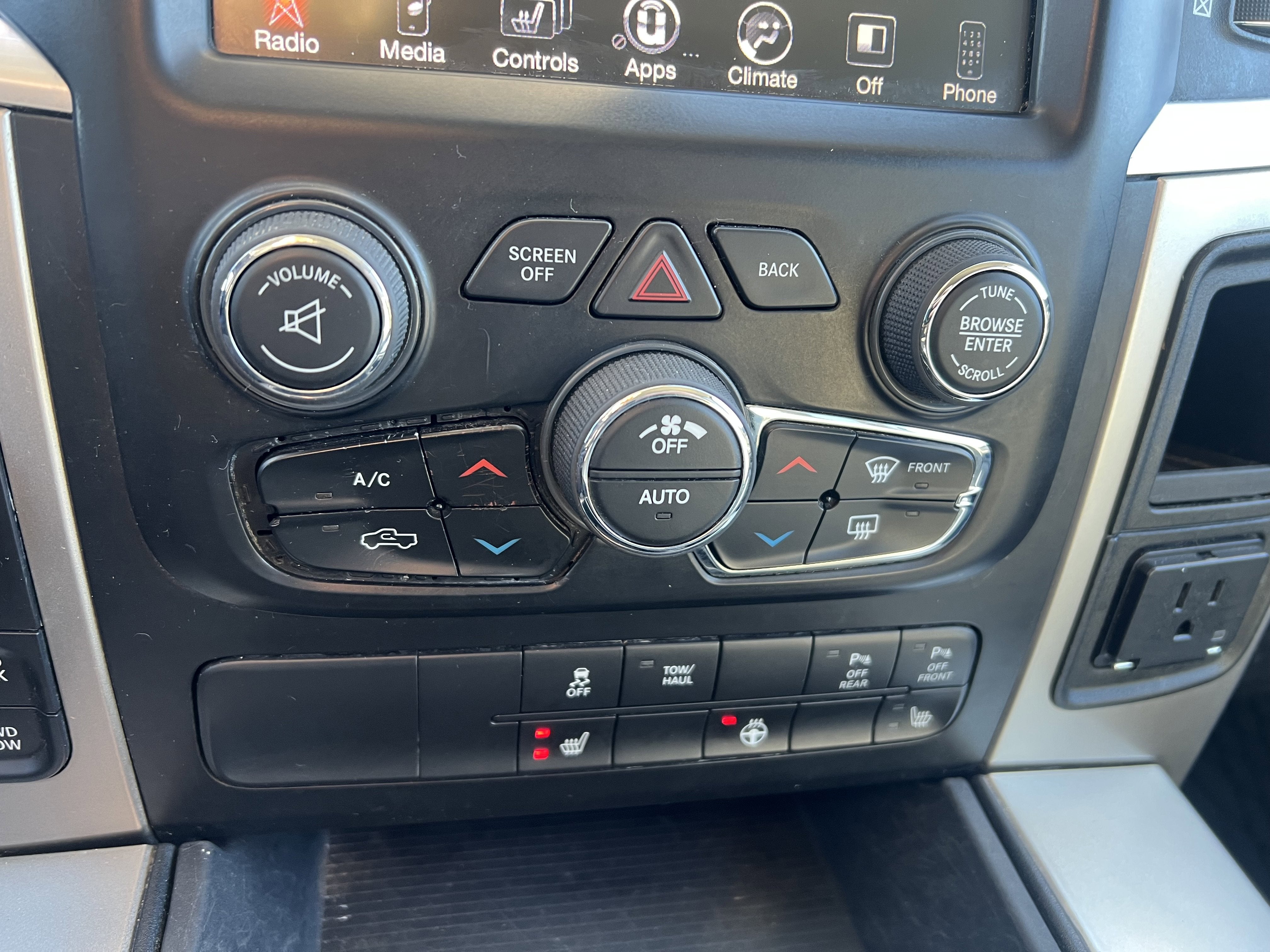 2017 RAM 1500 Big Horn Crew Cab 4x4 5'7" Box