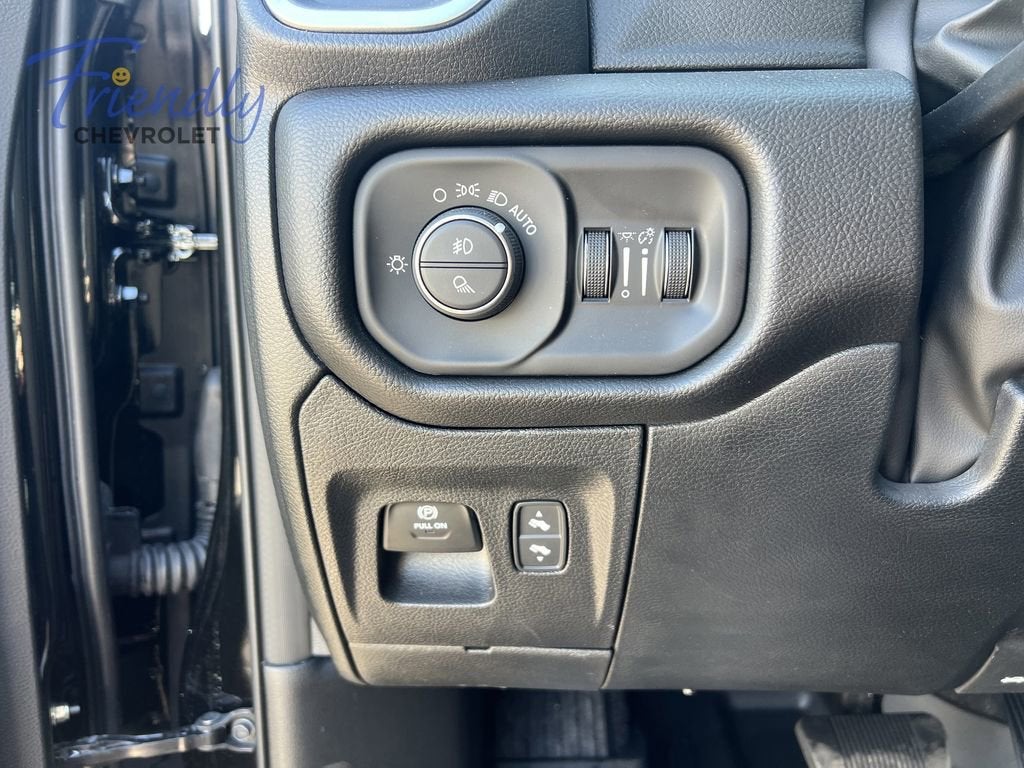 2025 RAM 1500 Big Horn Crew Cab 4x4 5'7" Box