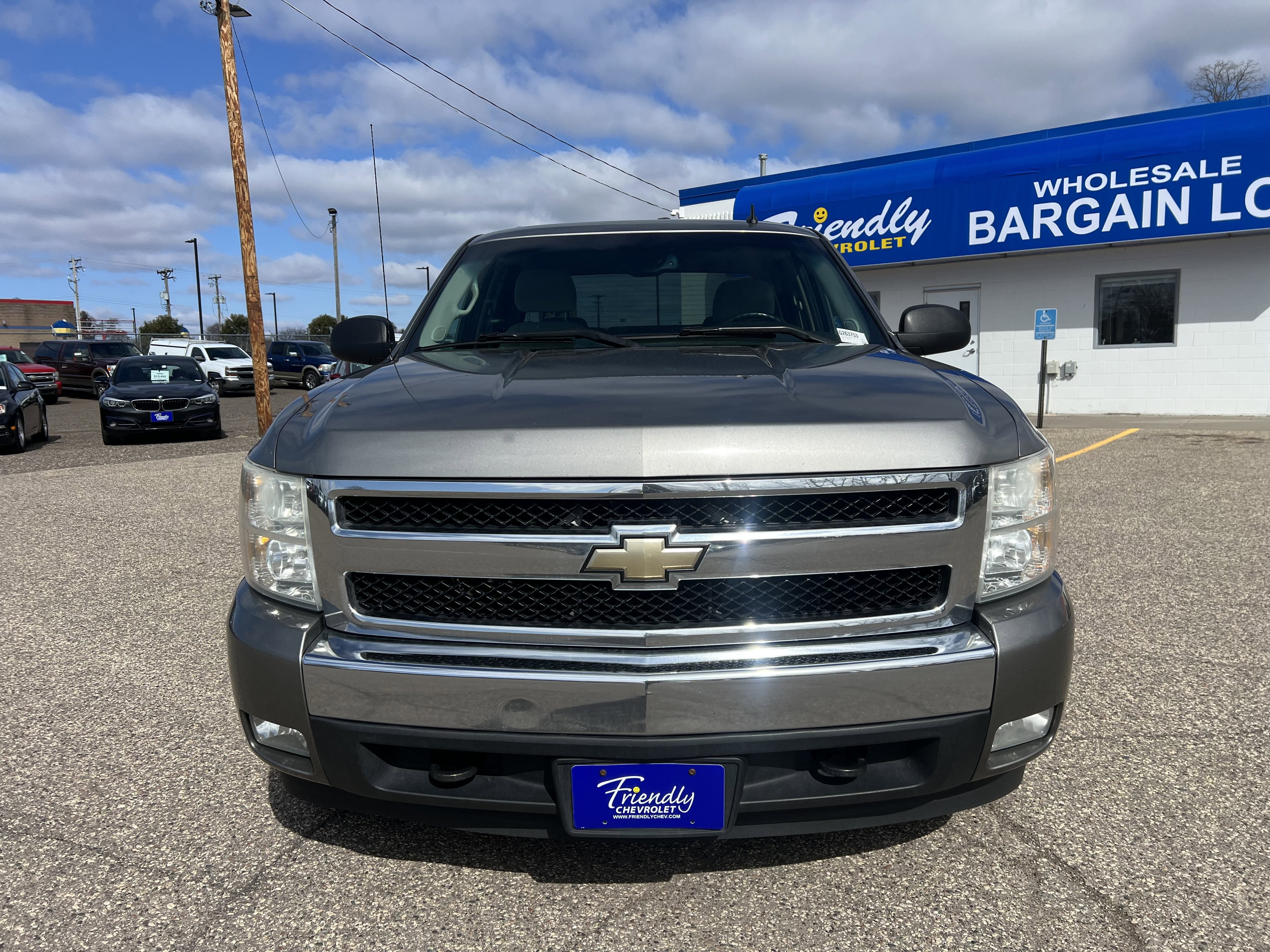 Used 2008 Chevrolet Silverado 1500 1LT with VIN 3GCEK13398G263753 for sale in Fridley, Minnesota
