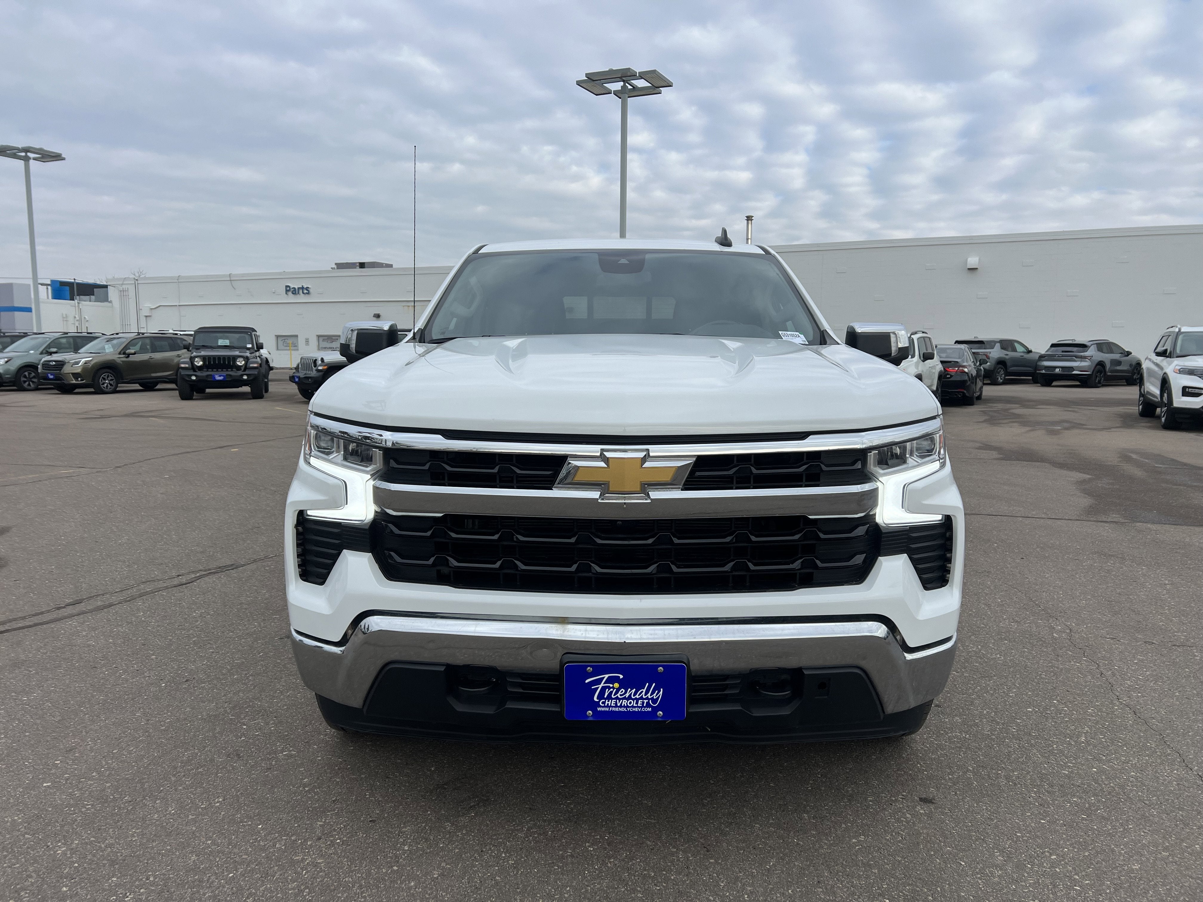 Used 2022 Chevrolet Silverado 1500 LT with VIN 3GCUDDED4NG531052 for sale in Fridley, Minnesota