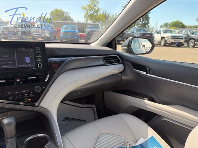 2024 Toyota Camry Hybrid SE